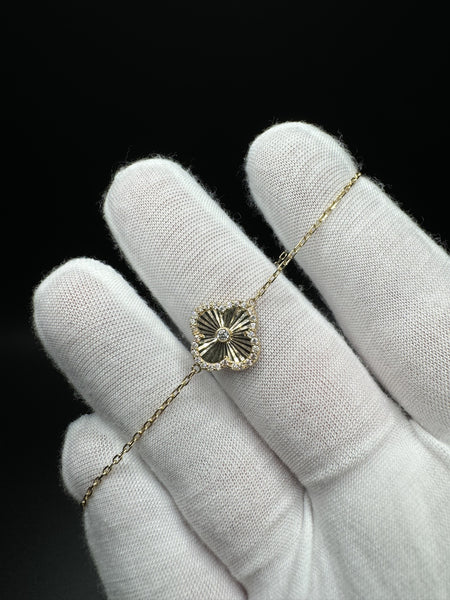 7-8” 14k Yellow Gold One Clover Bracelet 14mm 3.1g