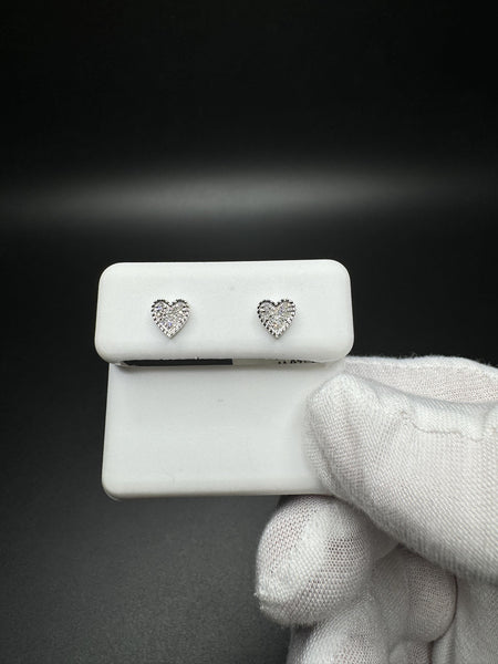 10k White Gold Heart Shape 1/10ctw Natural Diamond Cluster Studs 1.0g