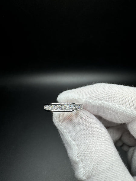 Size 5 18k White Gold Single Row est 2/3ctw Natural Diamond Ring 3.92g