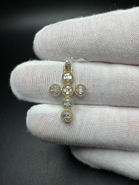 1.25” 10k Yellow Gold 1/3ctw Natural Diamond Modern Cluster Circle Cross Pendant 3mm Bail 1.9g